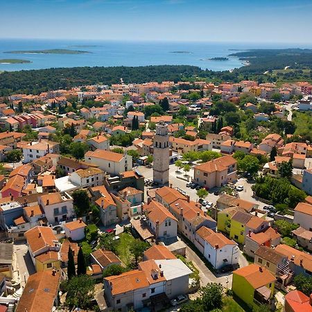 Apartman Marelux Premantura Esterno foto