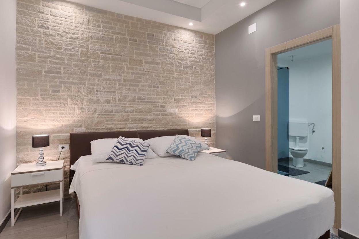 Apartman Marelux Premantura Esterno foto