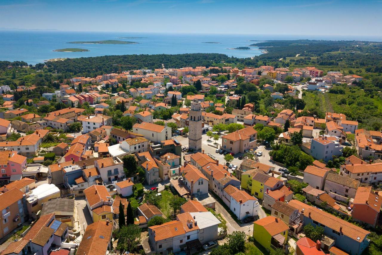 Apartman Marelux Premantura Esterno foto